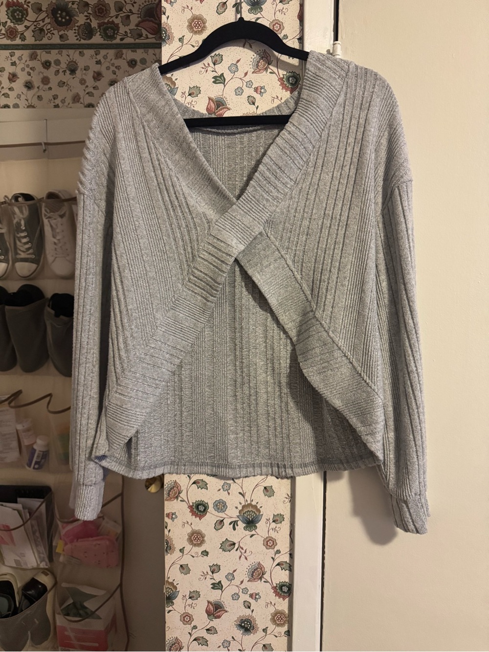 Source Unknown Light Gray Ribbed Crewneck Sweater - Picture 2 of 2